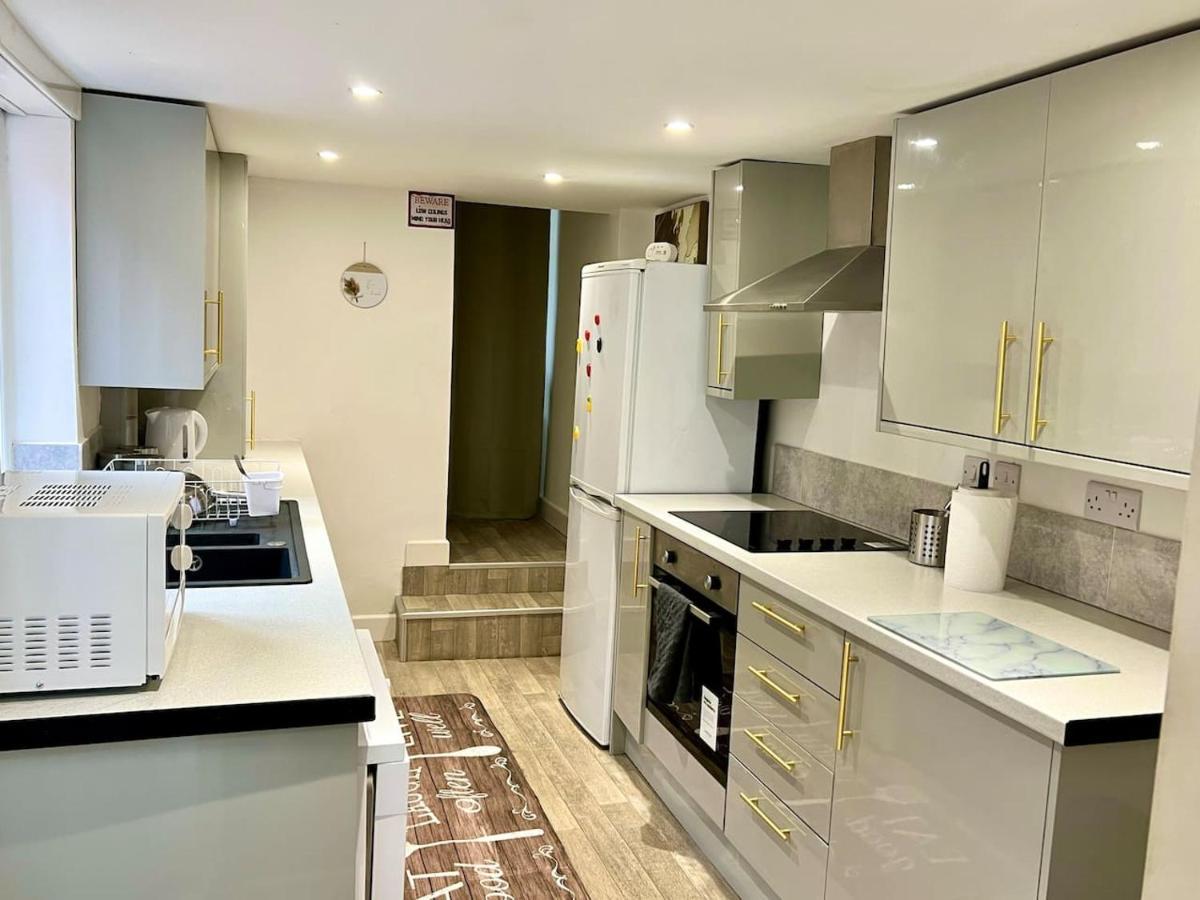 4 Bedroom Terrace House Wellingborough Eksteriør billede