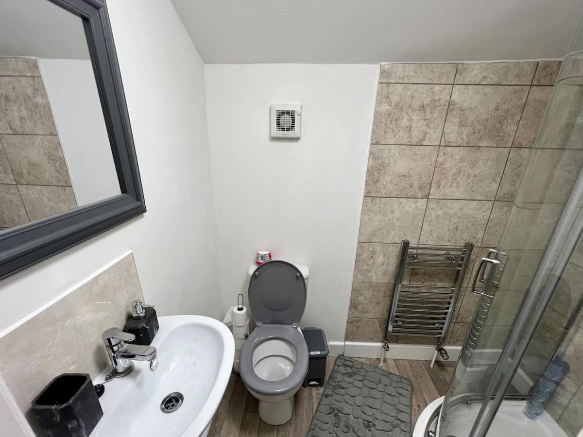 4 Bedroom Terrace House Wellingborough Eksteriør billede