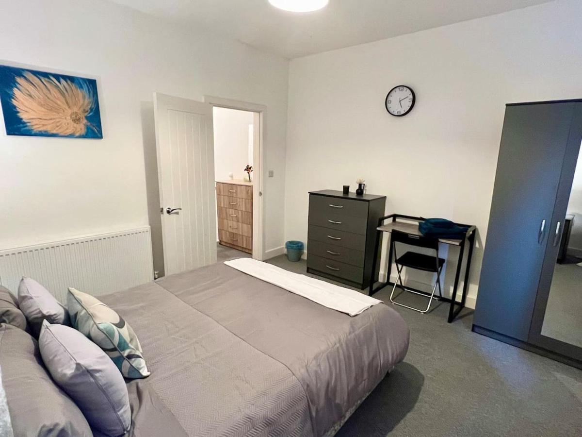 4 Bedroom Terrace House Wellingborough Eksteriør billede