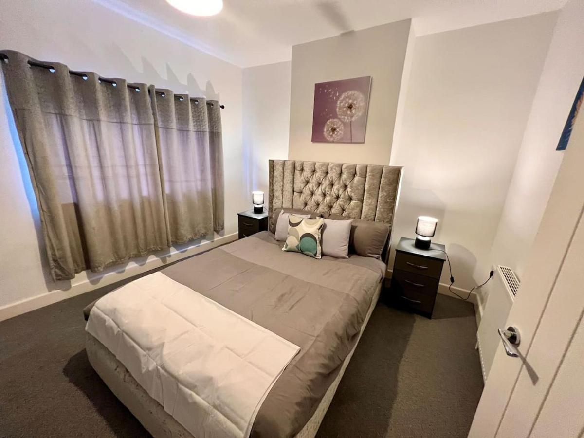 4 Bedroom Terrace House Wellingborough Eksteriør billede