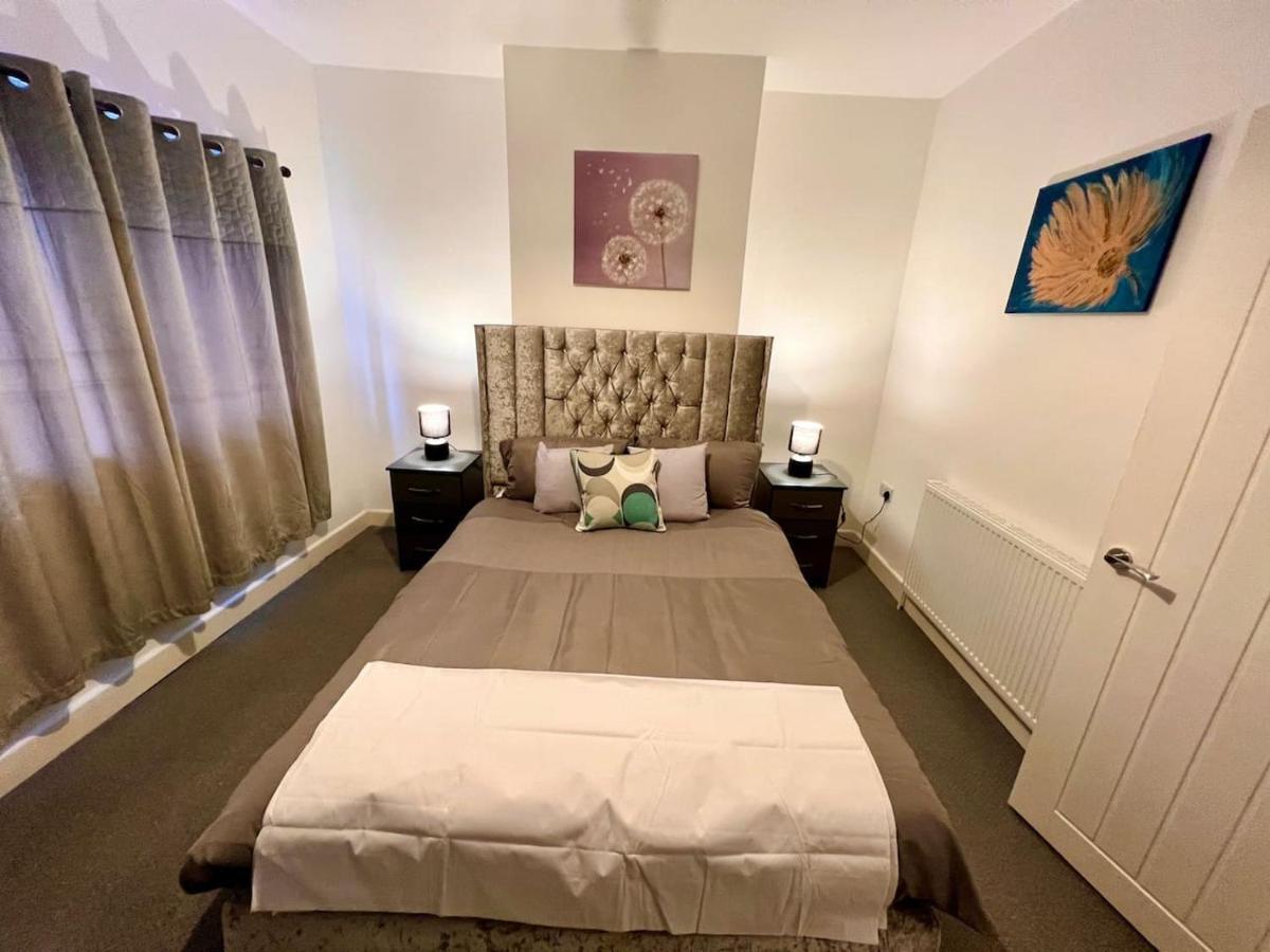 4 Bedroom Terrace House Wellingborough Eksteriør billede
