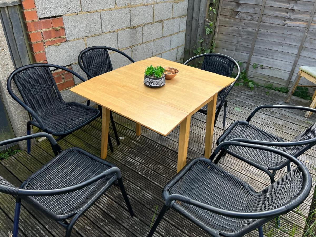 4 Bedroom Terrace House Wellingborough Eksteriør billede